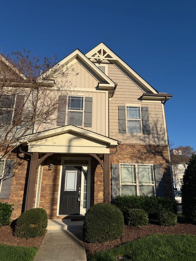 Building Photo - 553 Matheson Place