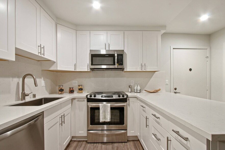 Woodcliff Apartments