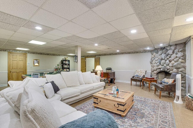 Foto del edificio - 7 Creekside Ln