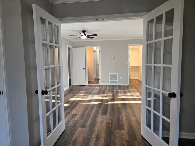 Building Photo - 24 Pine Cir