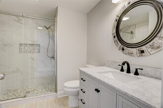 Building Photo - 351 Lakeside Ln