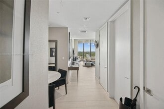 Building Photo - 2831 S Bayshore Dr