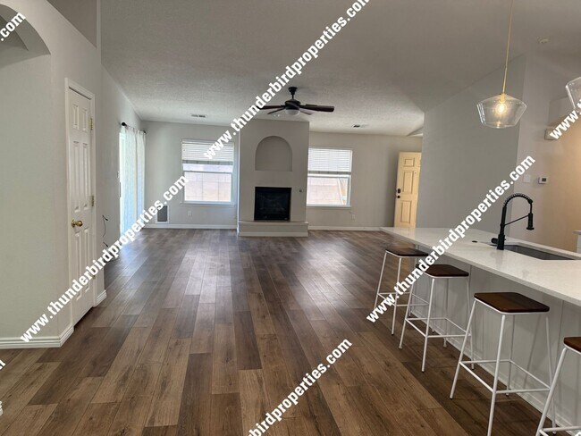 Building Photo - Beautiful 4 bedroom in Ventana Ranch