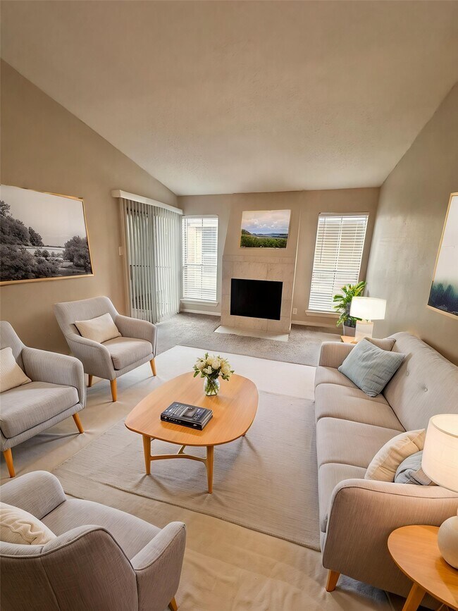 Building Photo - 700 Thicket Ln