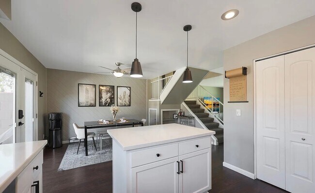 vista del comedor - 2936 E Clarendon Ave