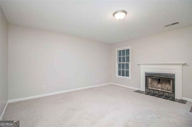 Foto del edificio - 1560 Red Briar Way