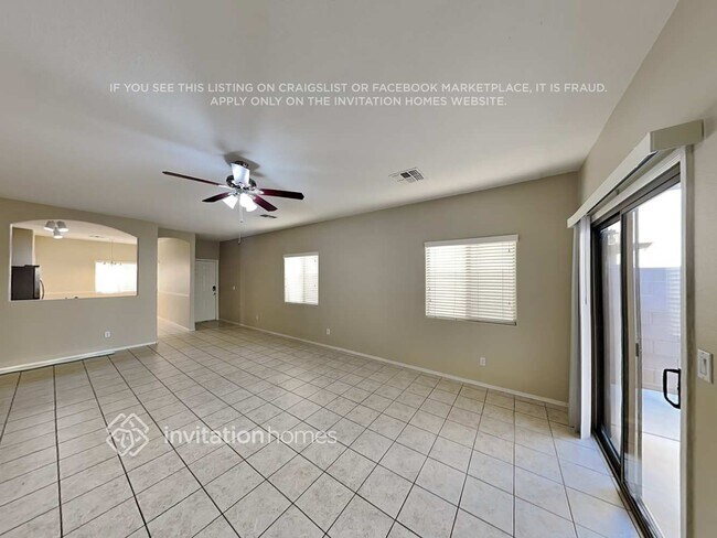 Foto del edificio - 10436 E Billings St