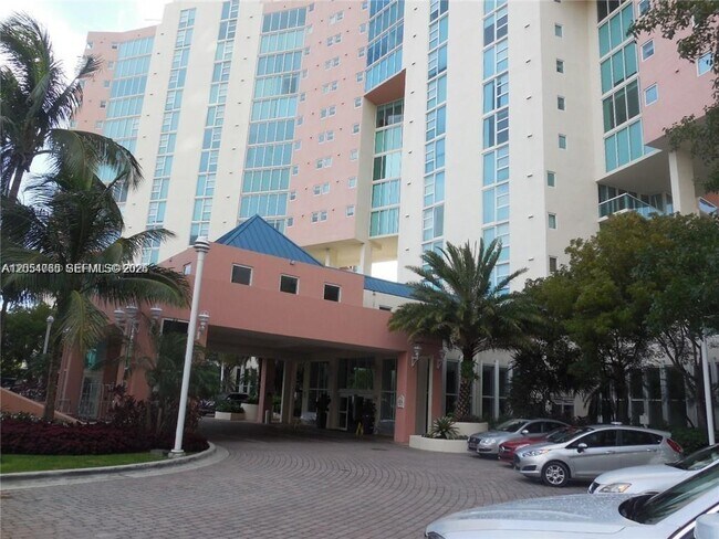 Foto del edificio - 3370 NE 190th St