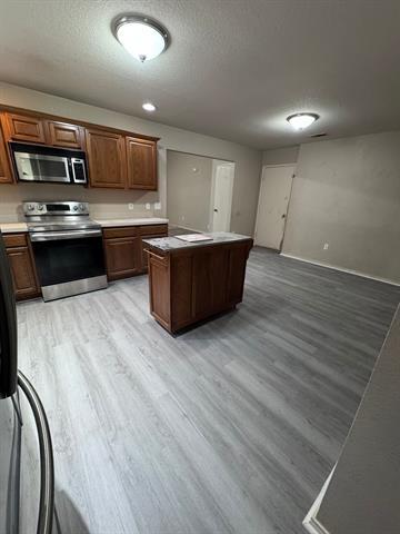 Foto del edificio - 8821 Stirrup Way