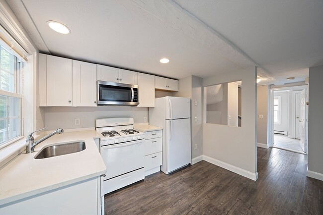 Building Photo - 238 Neponset St