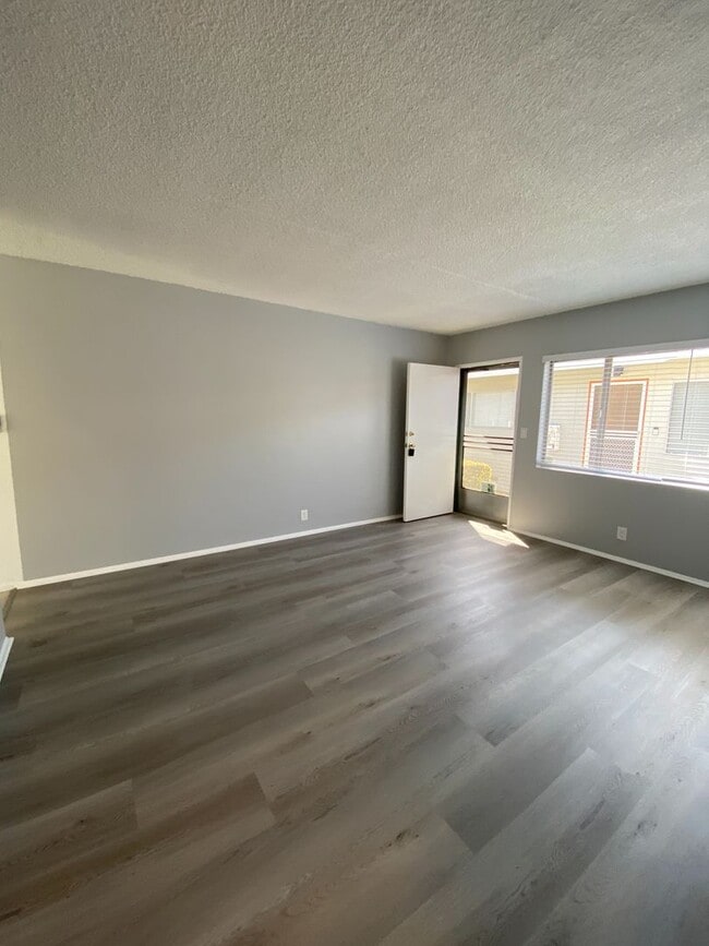 Building Photo - w651