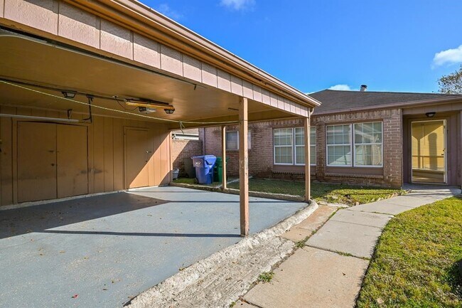 Building Photo - 9323 Danforth Way