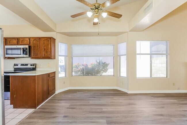 Building Photo - 6232 W Laredo St
