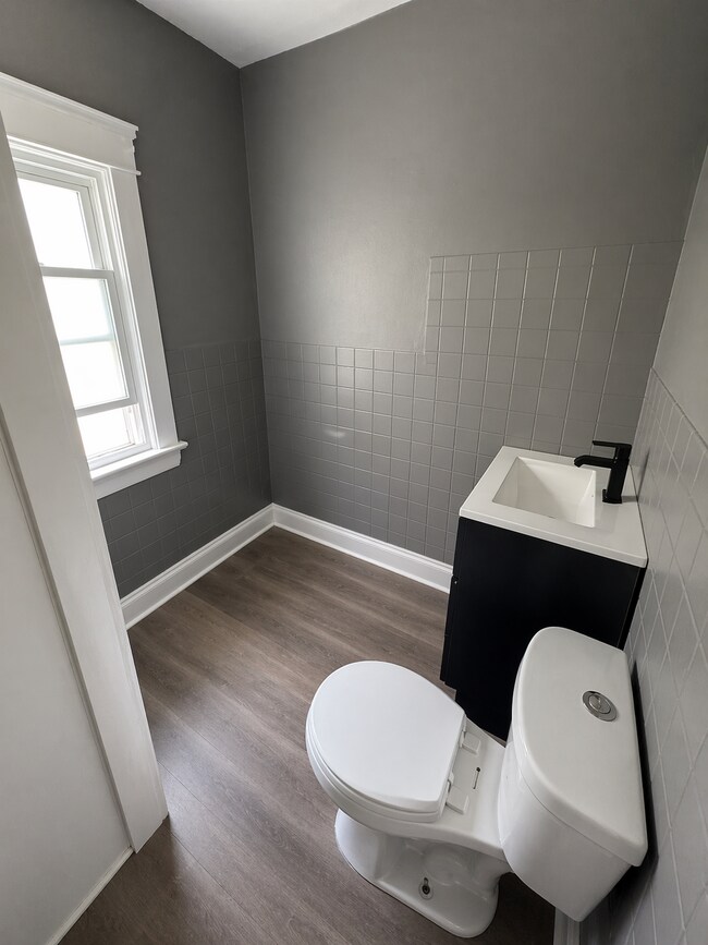 Foto del edificio - 2814 E 118th St