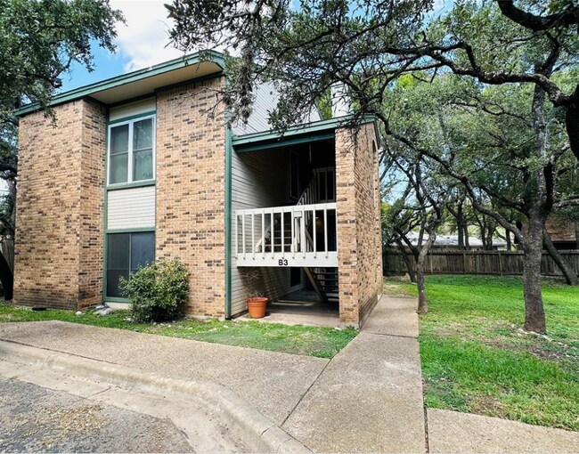 Building Photo - 6501 Columbia Oaks Ct