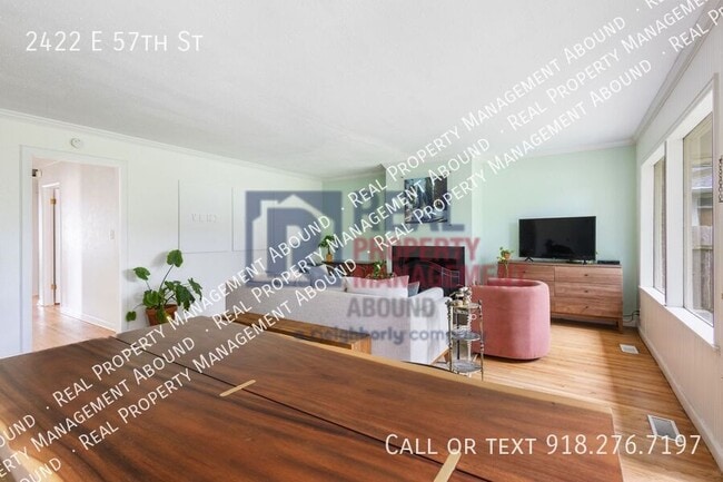 Building Photo - 2422 E 57th St