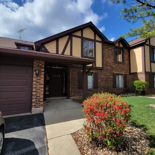 1732 Harrow Ct Unit C, Wheaton, IL 60189 Condo for Rent in Wheaton