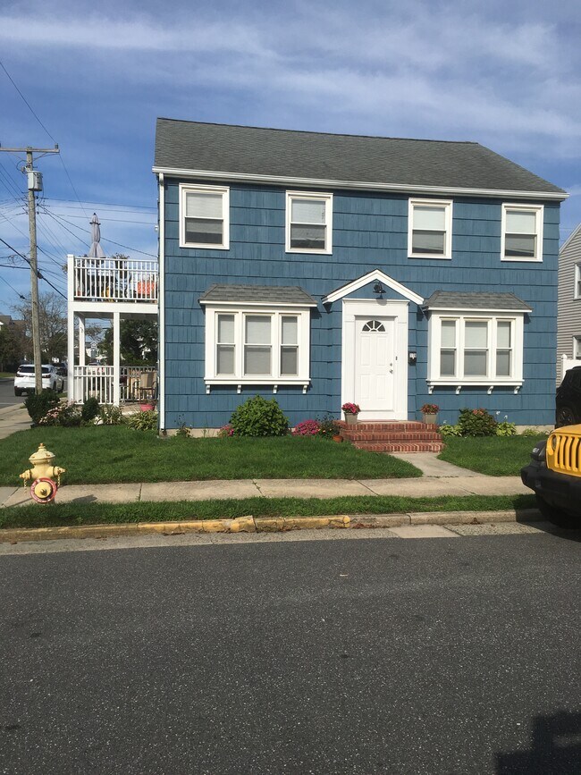 Building Photo - 119 N Harding Ave