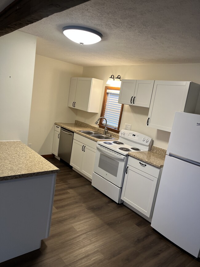 Building Photo - 1954 Graham School Rd