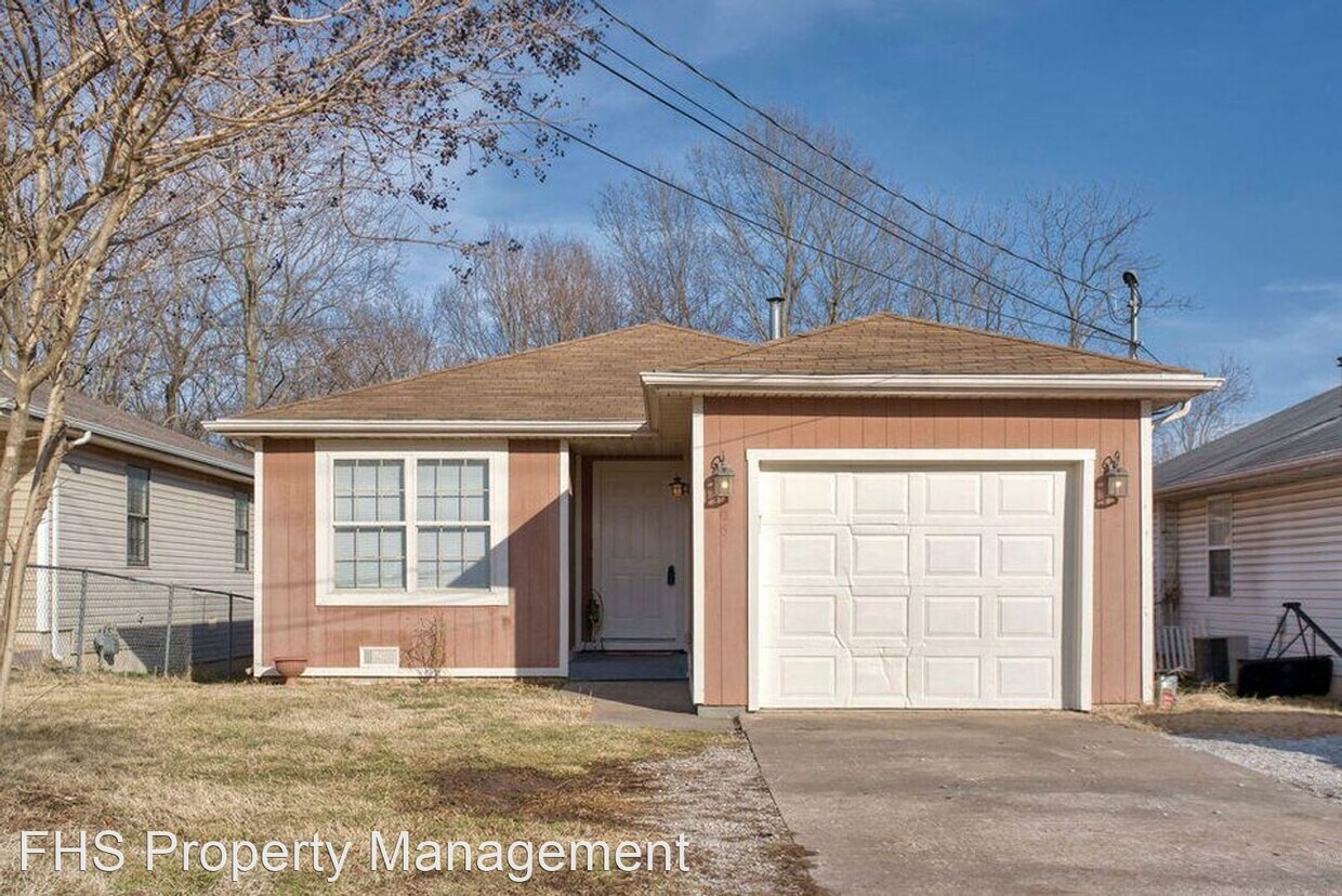 Foto principal - 4 br, 2 bath House - 1906 N Golden