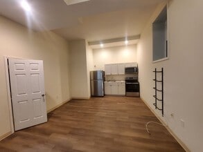 Building Photo - 641 Washington St