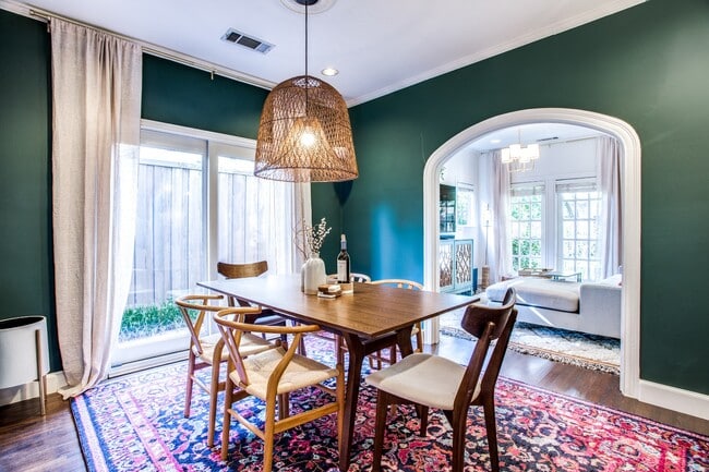 Building Photo - Beautiful home nestled in the heart of the coveted M - Street Neighborhood!