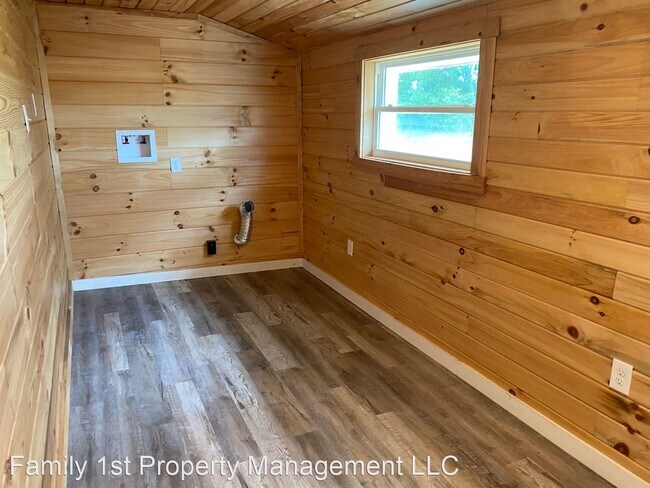 Building Photo - 3 br, 1 bath House - 388 Wilder Chapel Rd