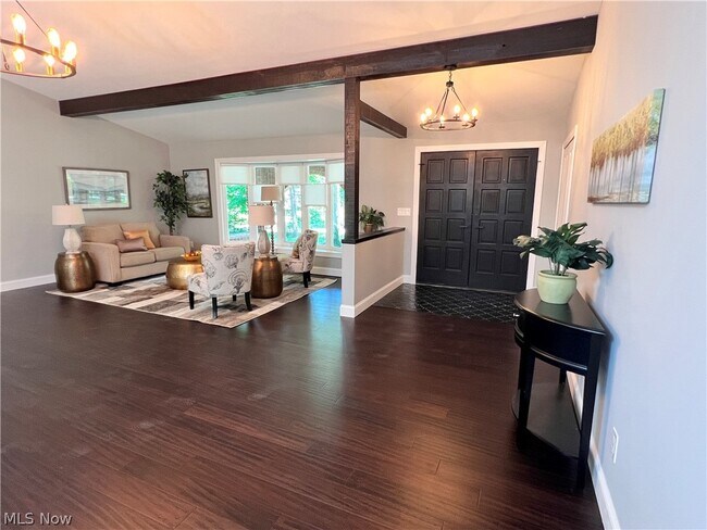 Foto del edificio - 704 Echo Dr