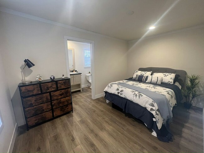 Building Photo - 582 Cimarron