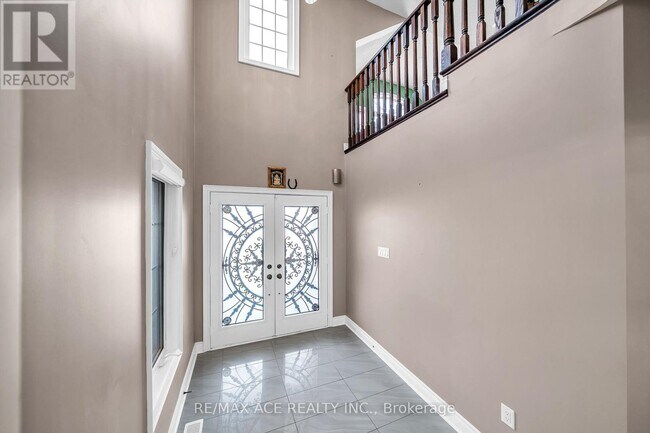 Photo du bâtiment - 1337 Woodstream Ave