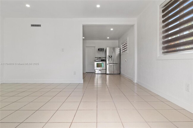 Foto del edificio - 33 E 60th St