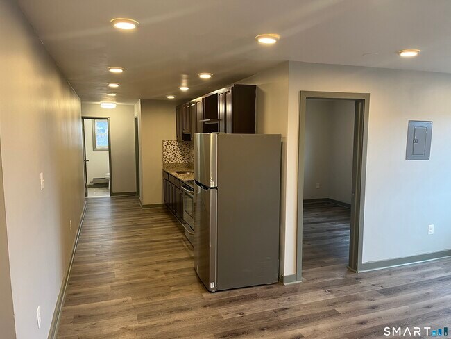 Foto del edificio - 32 Cook Ave