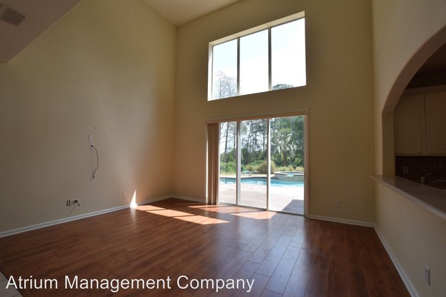 Building Photo - 648 Caledonia Pl