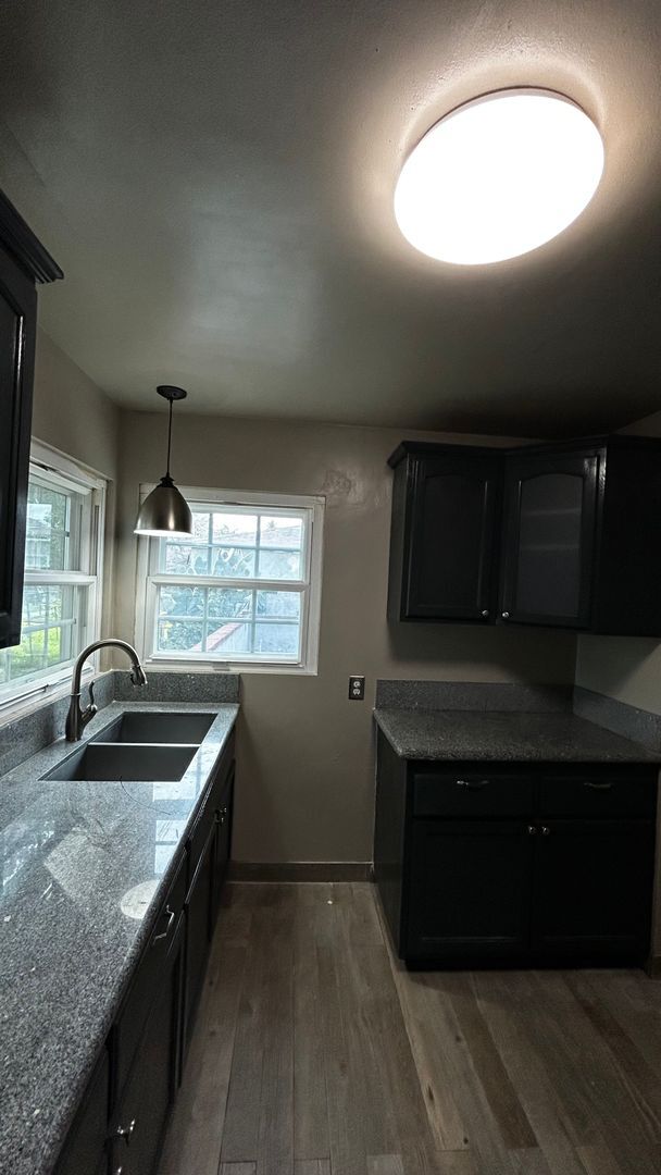 Building Photo - 306 W Sunkist St