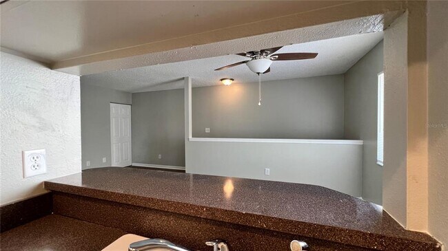 Building Photo - 632 Pavare Ct