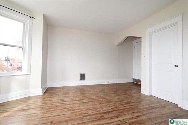 Building Photo - 1206 Linden St