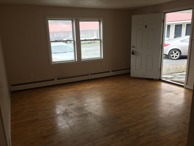 Building Photo - 3507 Claremont Rd