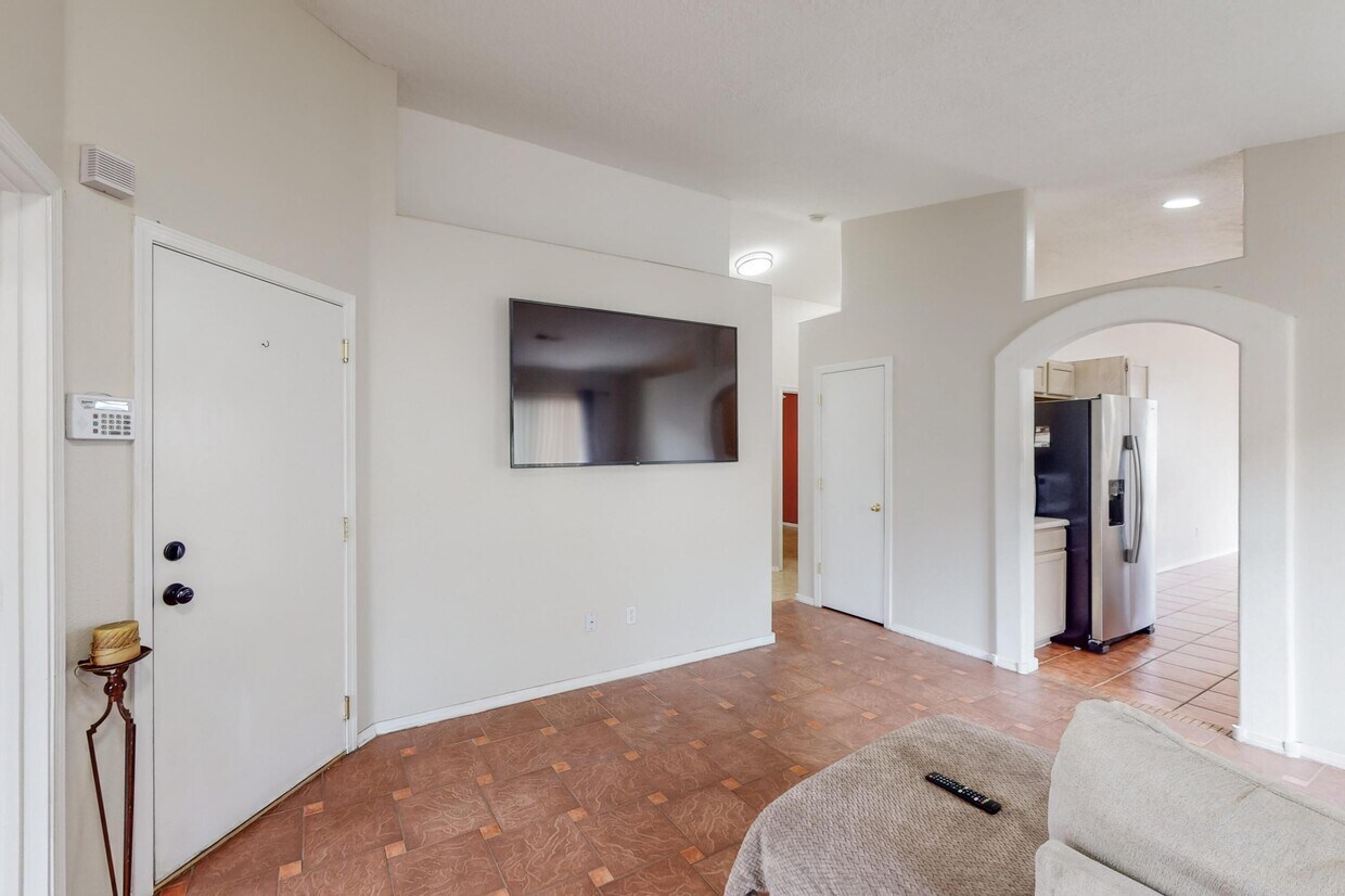 Foto principal - 10708 Brookline Pl NW