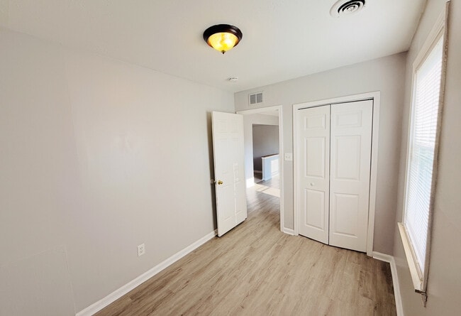 Building Photo - 23816 Kathleen Ave