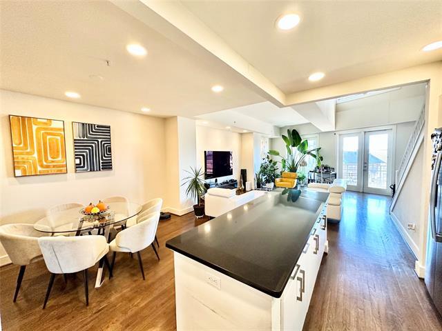 Foto del edificio - 5055 Addison Cir