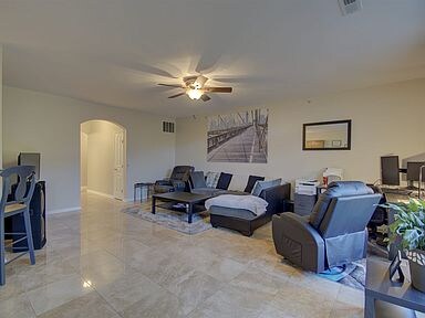 Foto del edificio - 415 Southwind Ln