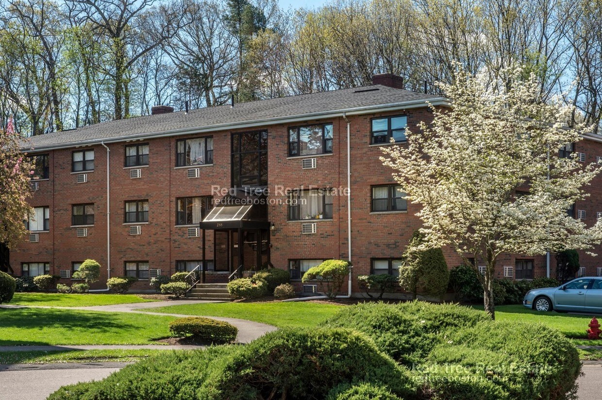 272 Grove St Unit 4, Newton, MA 02466 Apartment for Rent in Newton