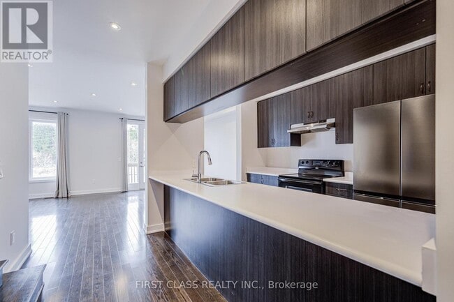 Building Photo - 52 Helliwell Cres