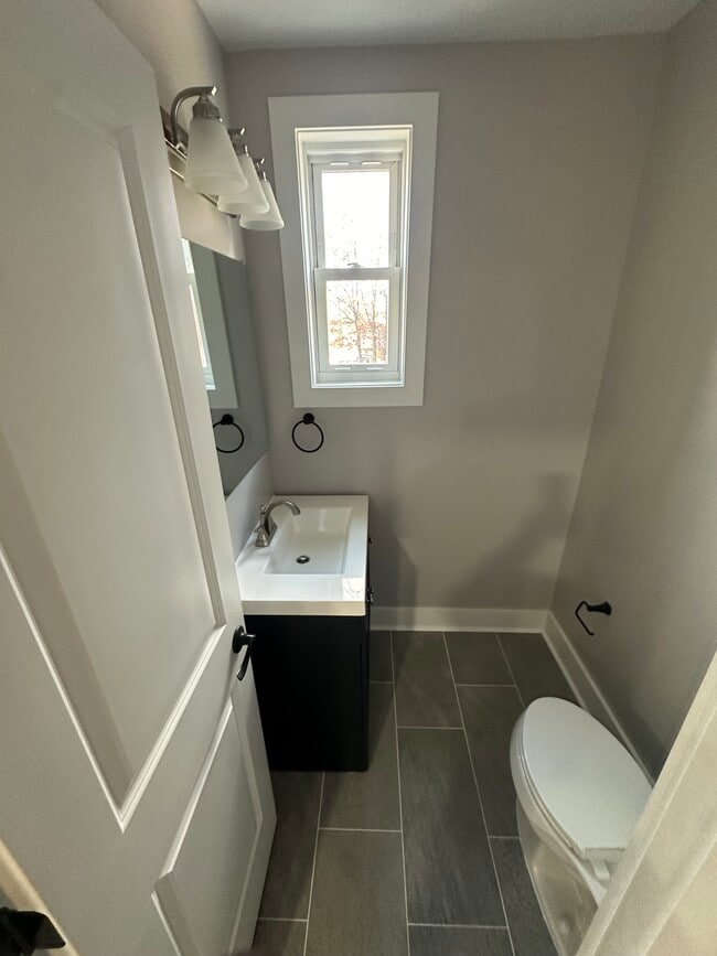 Foto del edificio - 723 Oneida Pl NW