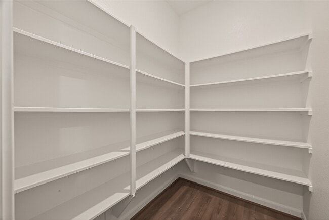 Foto del edificio - 15610 Birchdale Dr