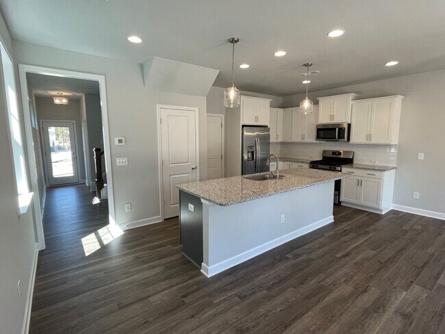 Foto del edificio - Beautiful Townhome in Downtown Wake Forest