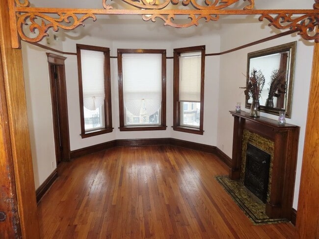 Foto del edificio - 6626 S Langley Ave