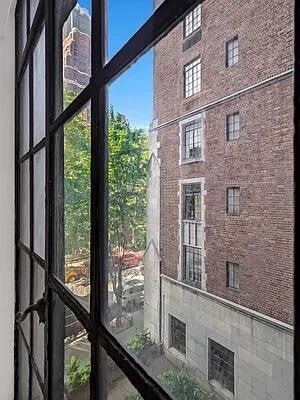 Building Photo - 25 Tudor City Pl