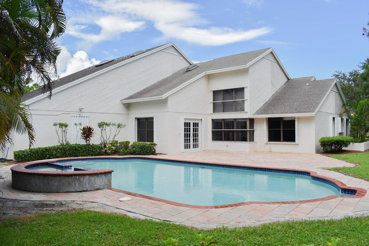 Primary Photo - 14189 Caloosa Blvd