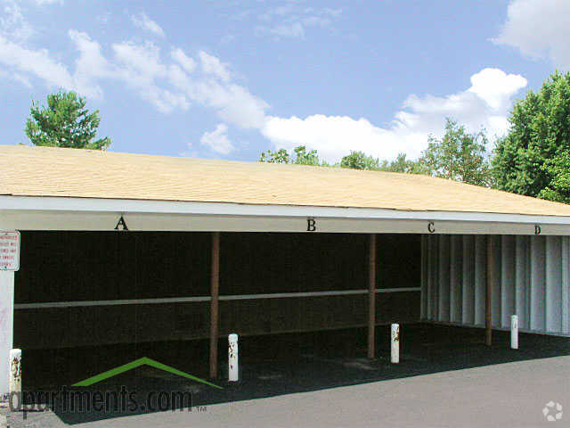 sandstone court apartments greenwood in apartments com